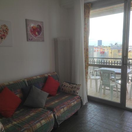 Appartamento Vista Mare Римини Экстерьер фото